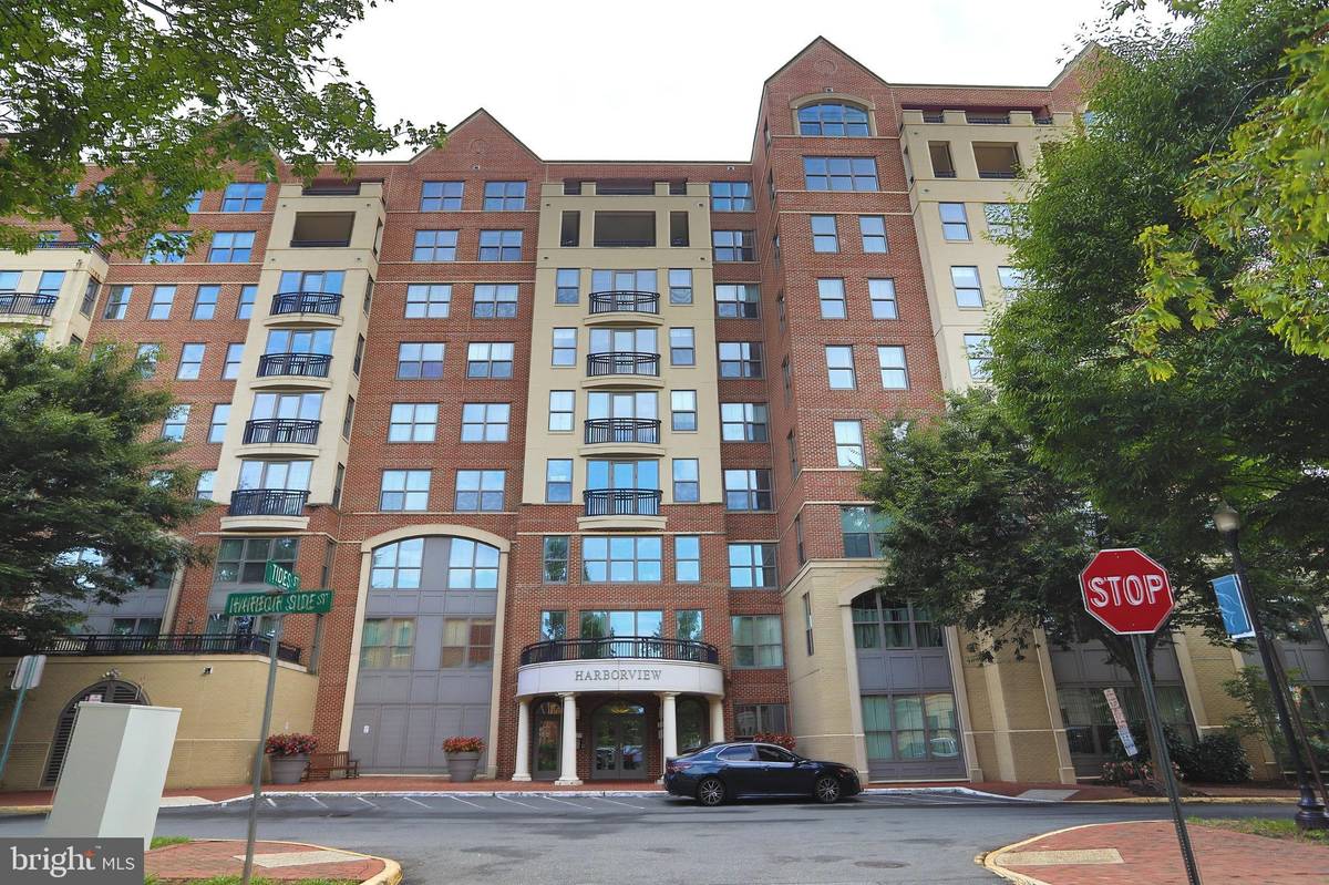 Woodbridge, VA 22191,485 HARBOR SIDE ST #403