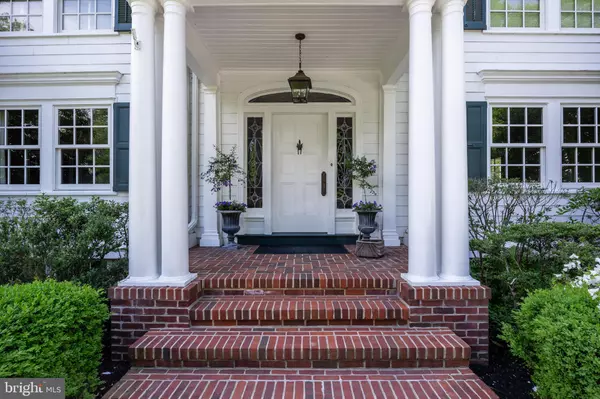 Moorestown, NJ 08057,840 GOLF VIEW RD