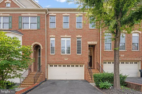 12457 BLISSFUL VALLEY DR, Fairfax, VA 22033