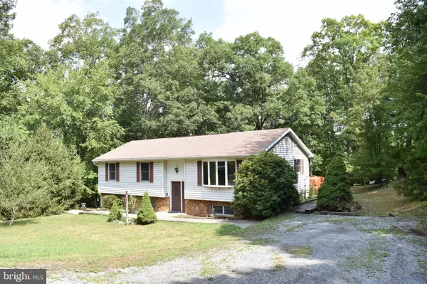 300 LITTLE CREEK TRL, Berkeley Springs, WV 25411