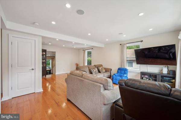 Norwood, PA 19074,235 W MARTIN LN