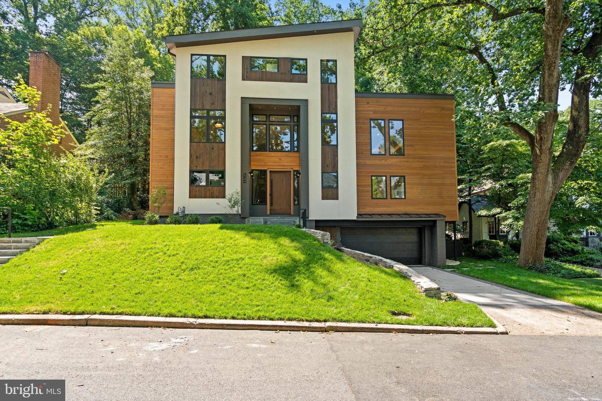 5244 WATSON ST NW, Washington, DC 20016