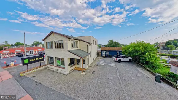 110 W MAIN ST, Tuckerton, NJ 08087