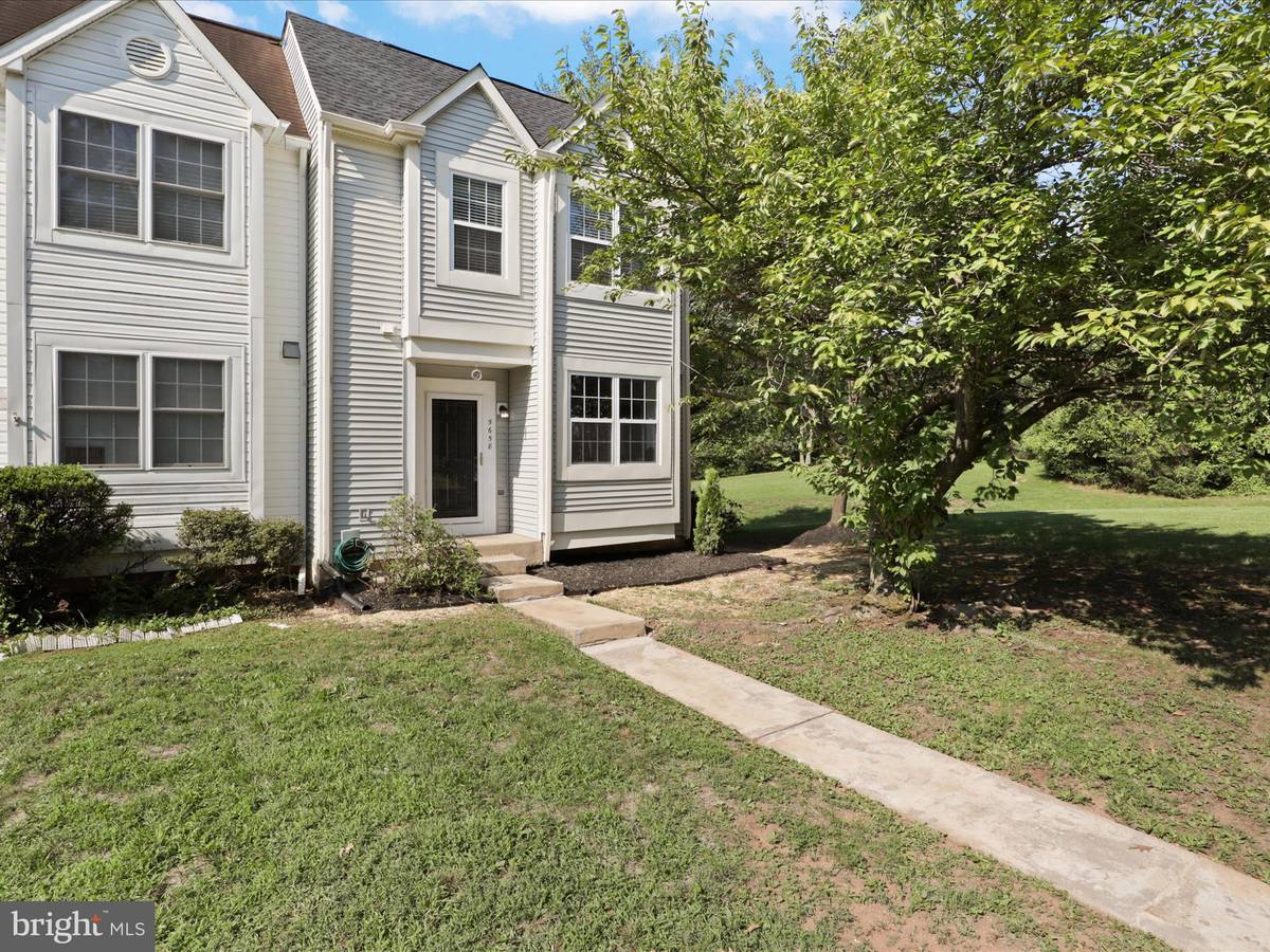 Centreville, VA 20120,5658 THORNDYKE CT