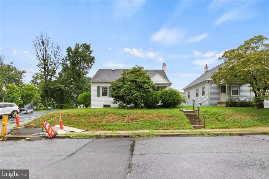 120 N LOCUST ST, Elizabethtown, PA 17022