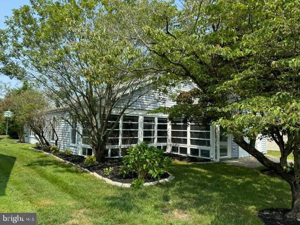 28 PULHAM LN,  Southampton,  NJ 08088