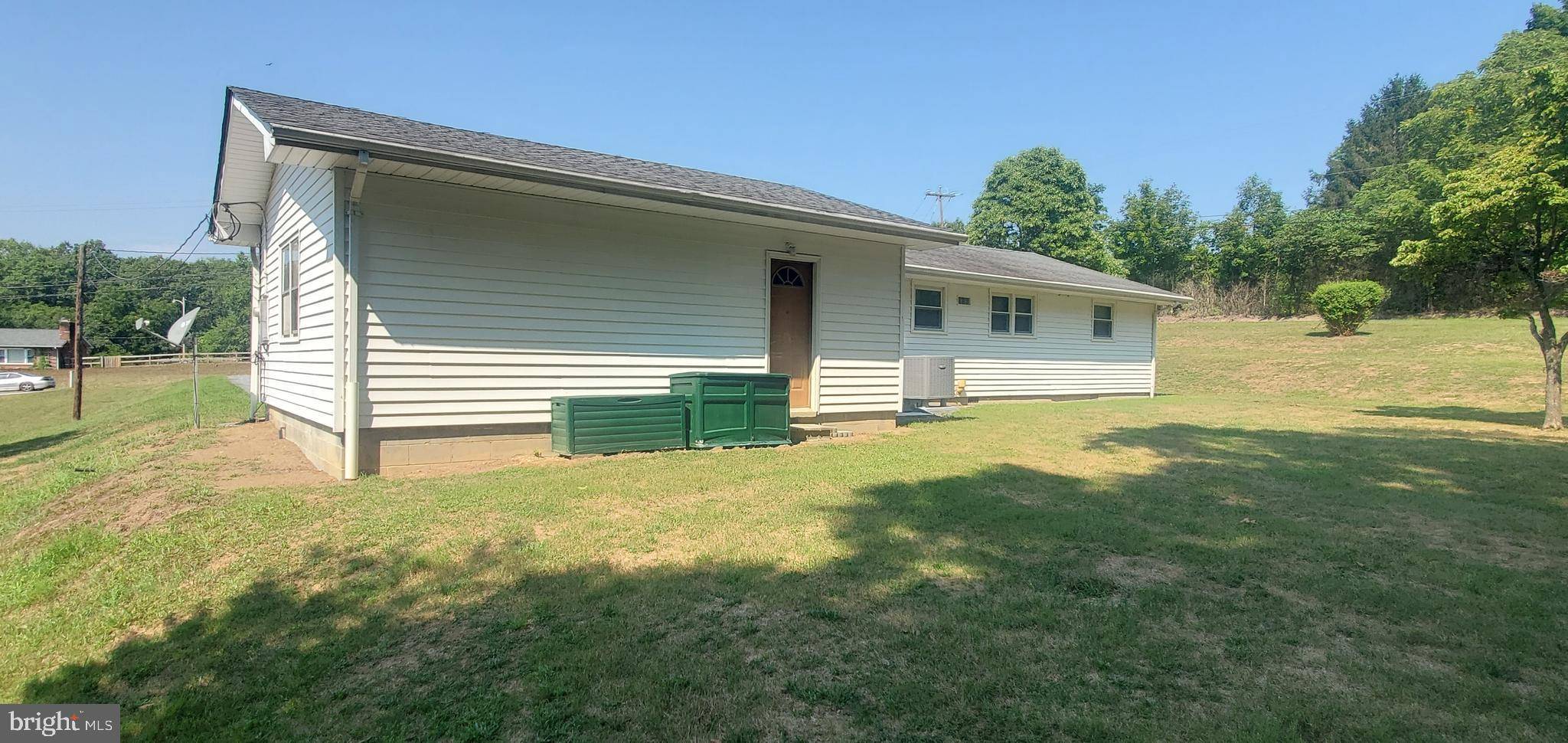 Hedgesville, WV 25427,11323 MARTINSBURG RD