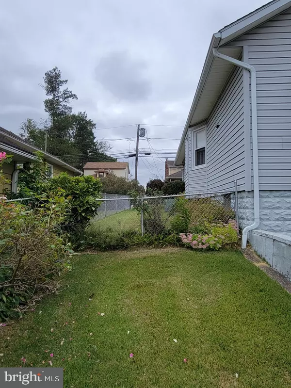 Maple Shade, NJ 08052,135 S PINE AVE