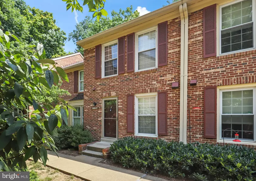 2434 S WALTER REED DR #3, Arlington, VA 22206