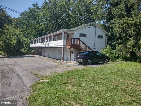 20 COUGHLAN LN, Berkeley Springs, WV 25411