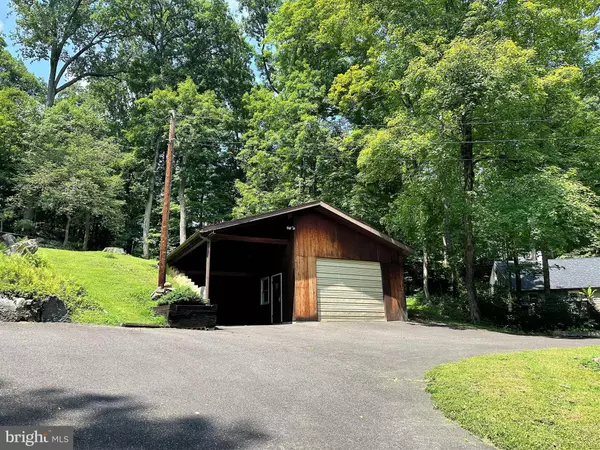 Green Lane, PA 18054,2848 SWAMP CREEK RD