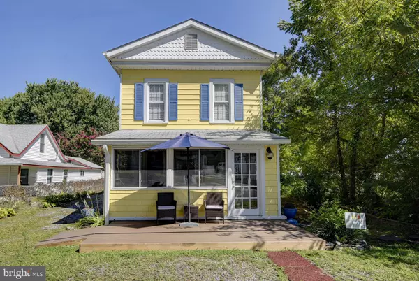 209 HAWTHORNE ST, Colonial Beach, VA 22443