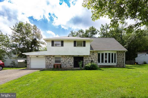 5 WINDING BROOK DR,  Cinnaminson,  NJ 08077