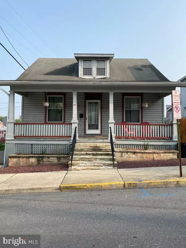 Shippensburg, PA 17257,17 E ORANGE ST