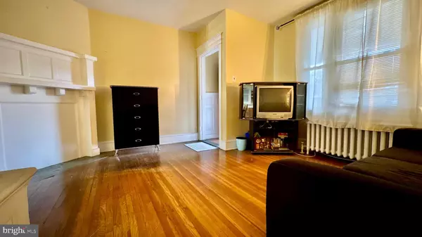 Philadelphia, PA 19141,5033 N 16TH ST