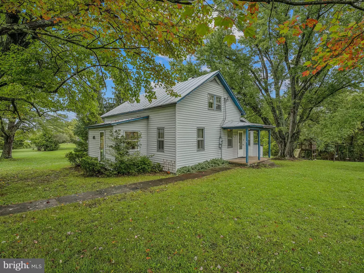 Berkeley Springs, WV 25411,9797 WINCHESTER GRADE RD