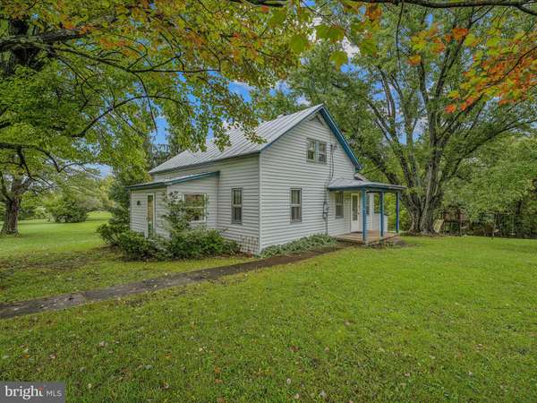 9797 WINCHESTER GRADE RD, Berkeley Springs, WV 25411