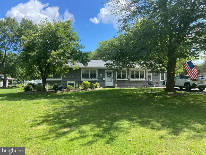2 SAVAGE RD, Kendall Park, NJ 08824