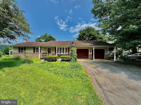 Bechtelsville, PA 19505,5 WALNUT LN