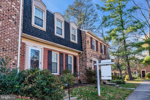 Annandale, VA 22003,4442 CHASE PARK CT