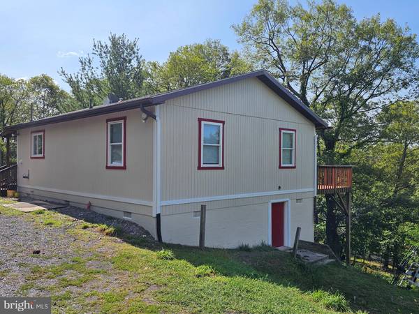 Hedgesville, WV 25427,349 TRAPPER RIDGE LN