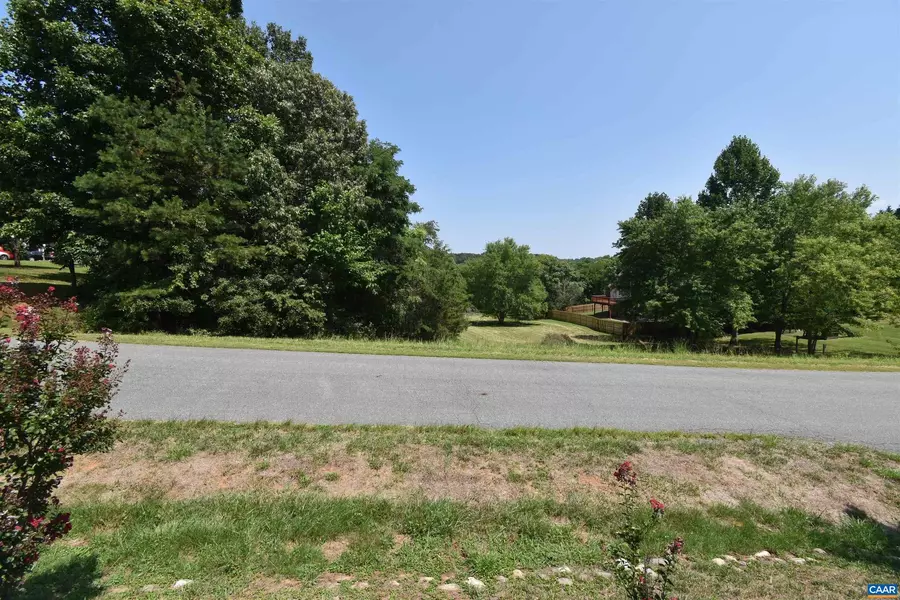 38 LYON LN #38, Ruckersville, VA 22968