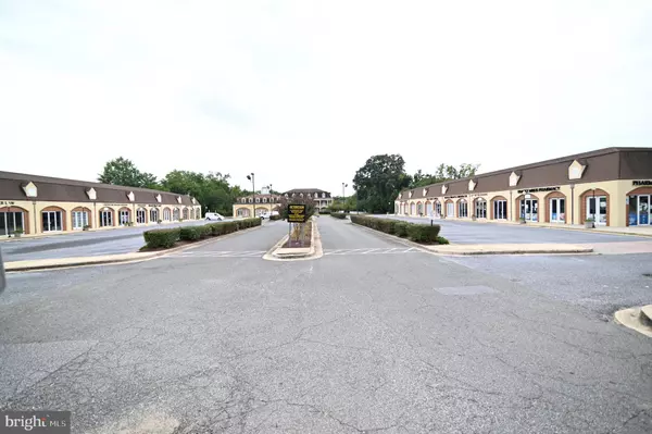 Waldorf, MD 20602,12106 OLD LINE CTR #R-8-B