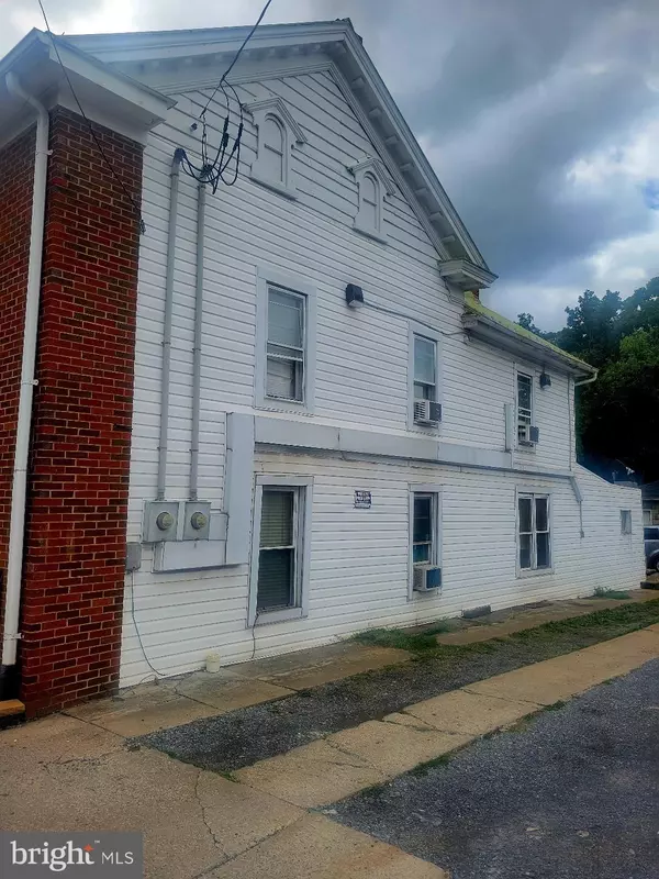 Martinsburg, WV 25401,409, 411 W KING ST