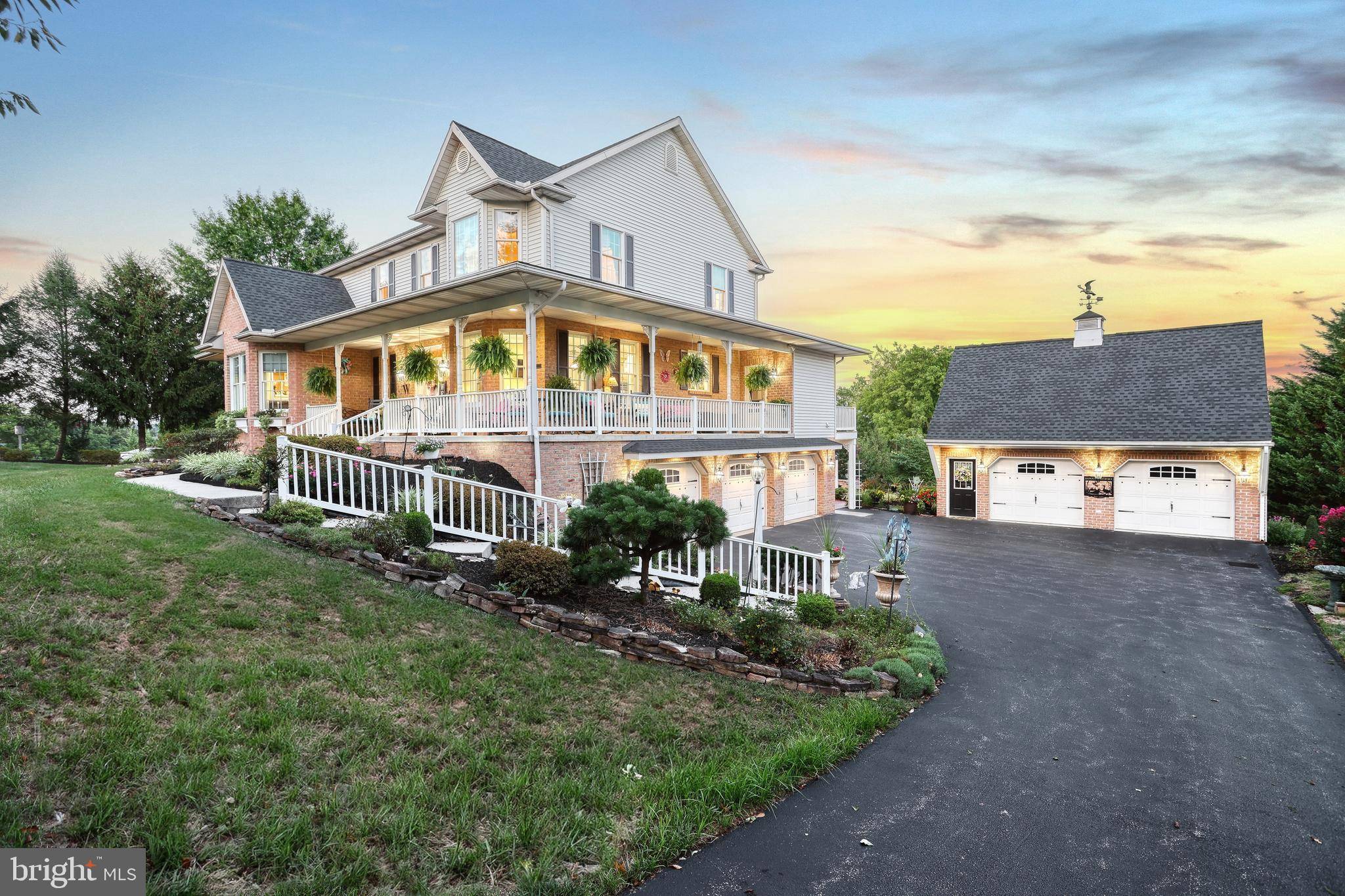 York, PA 17408,1709 COUNTRY MANOR DR