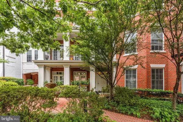 1023 N ROYAL ST #206, Alexandria, VA 22314