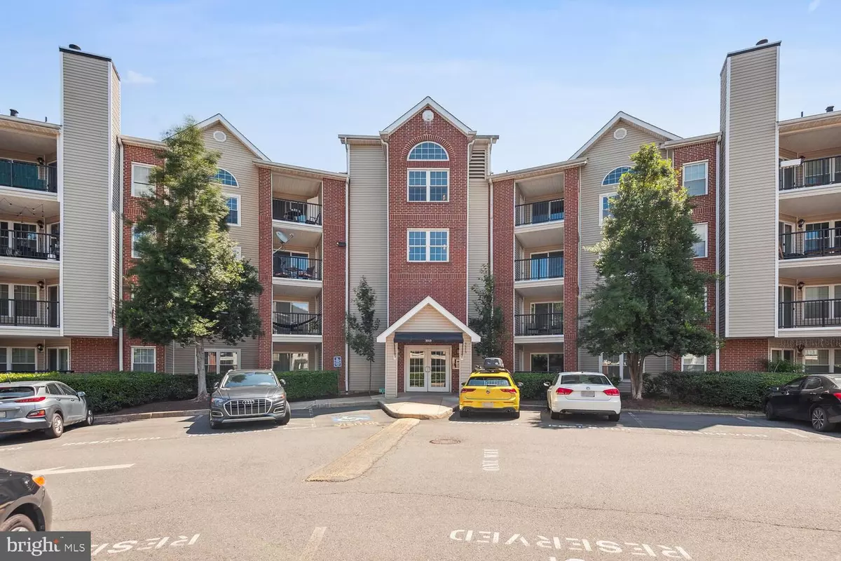 Alexandria, VA 22302,3313 WYNDHAM CIR #2216