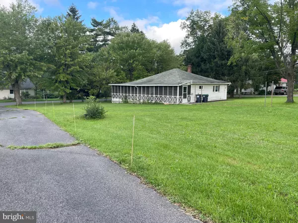 Orwigsburg, PA 17961,238 PINE BLVD