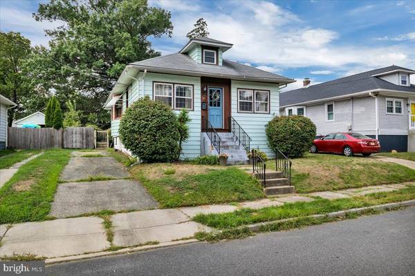 38 S BOULEVARD AVE, Maple Shade, NJ 08052