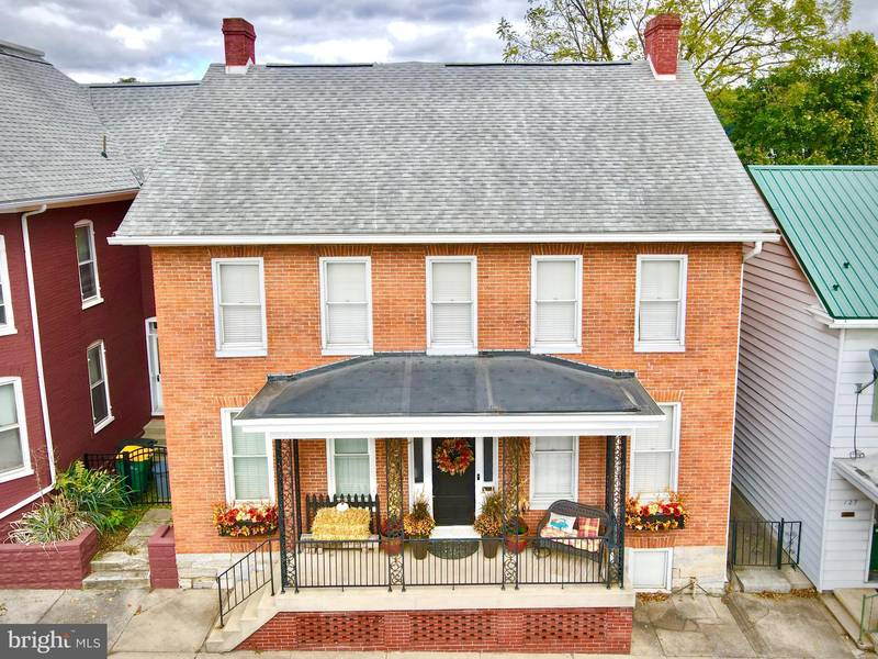 125 E MAIN ST, Waynesboro, PA 17268