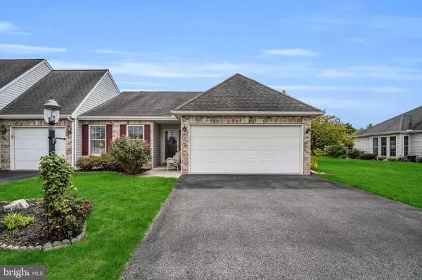 52 LONGWOOD DR, Mechanicsburg, PA 17050