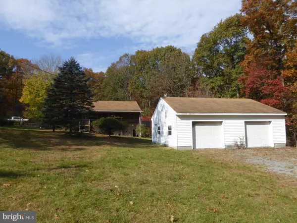 Paw Paw, WV 25434,206 MOUNTAIN VIEW DR