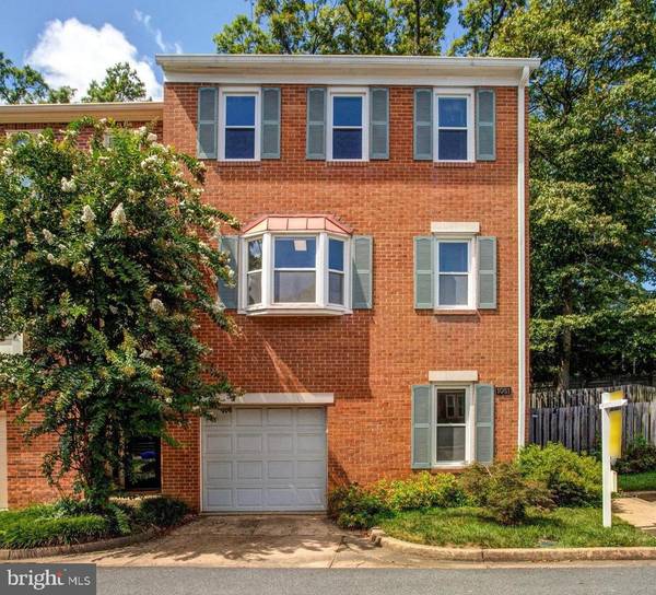 1051 N GEORGE MASON DR,  Arlington,  VA 22205