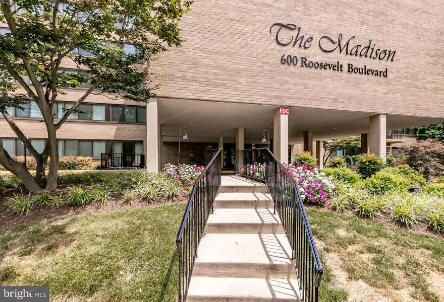 600 ROOSEVELT BLVD #506, Falls Church, VA 22044