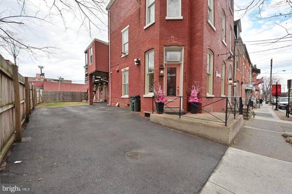 Lancaster, PA 17602,113 E WALNUT ST