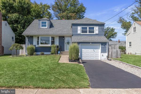 14 WICKOM AVE, Hamilton, NJ 08690