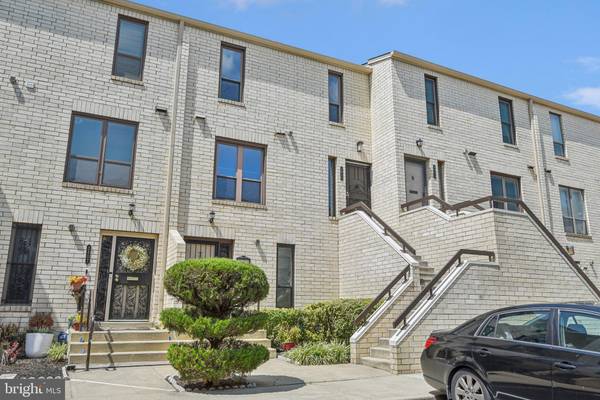 2811 31ST PL NE #2811, Washington, DC 20018