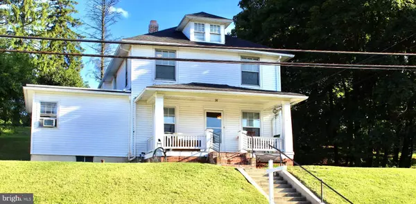 67 W MAIN ST,  Windsor,  PA 17366