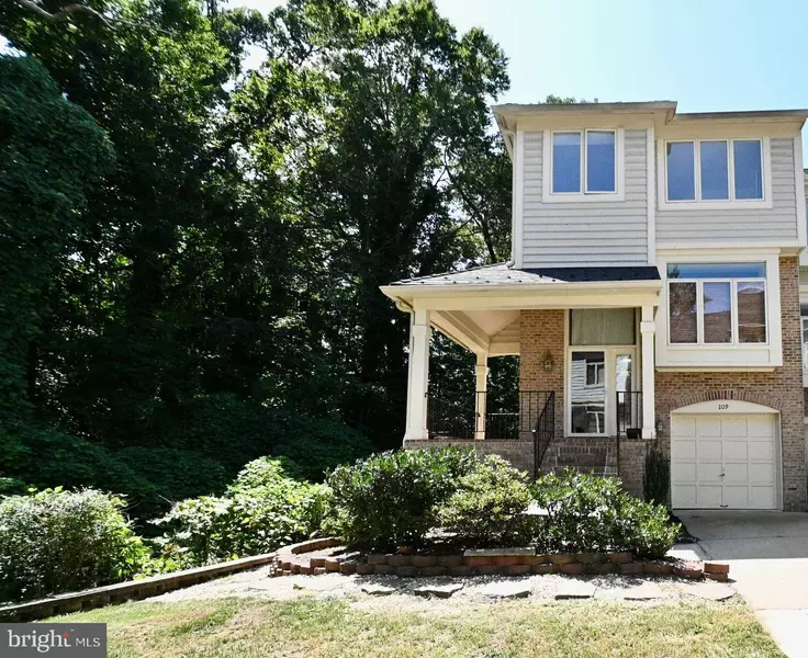 209 MILL CROSS LN, Occoquan, VA 22125