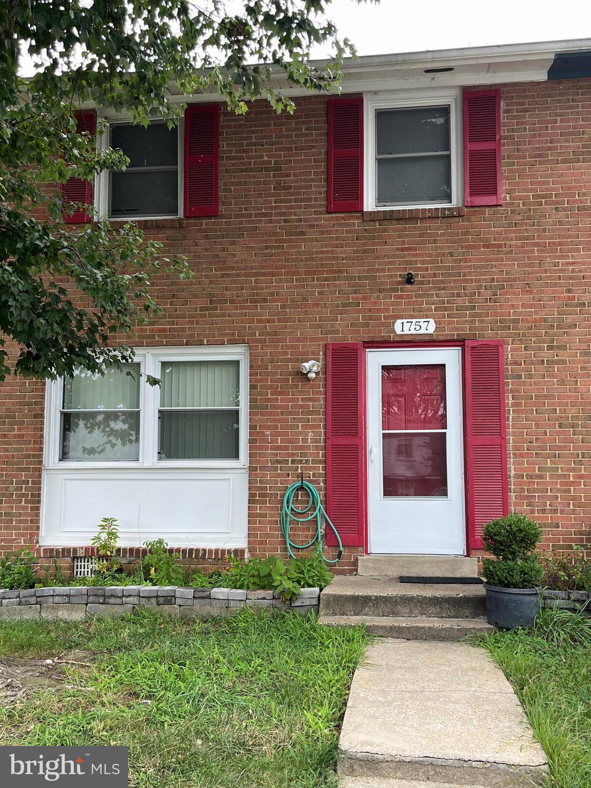 1757 FORT HENRY CT, Dumfries, VA 22026