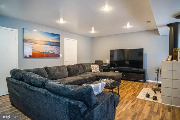Owings Mills, MD 21117,8010 VALLEY MANOR RD #3C