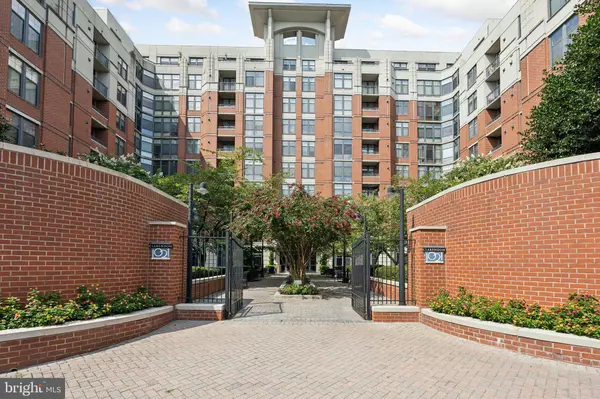 1021 N GARFIELD ST #102, Arlington, VA 22201