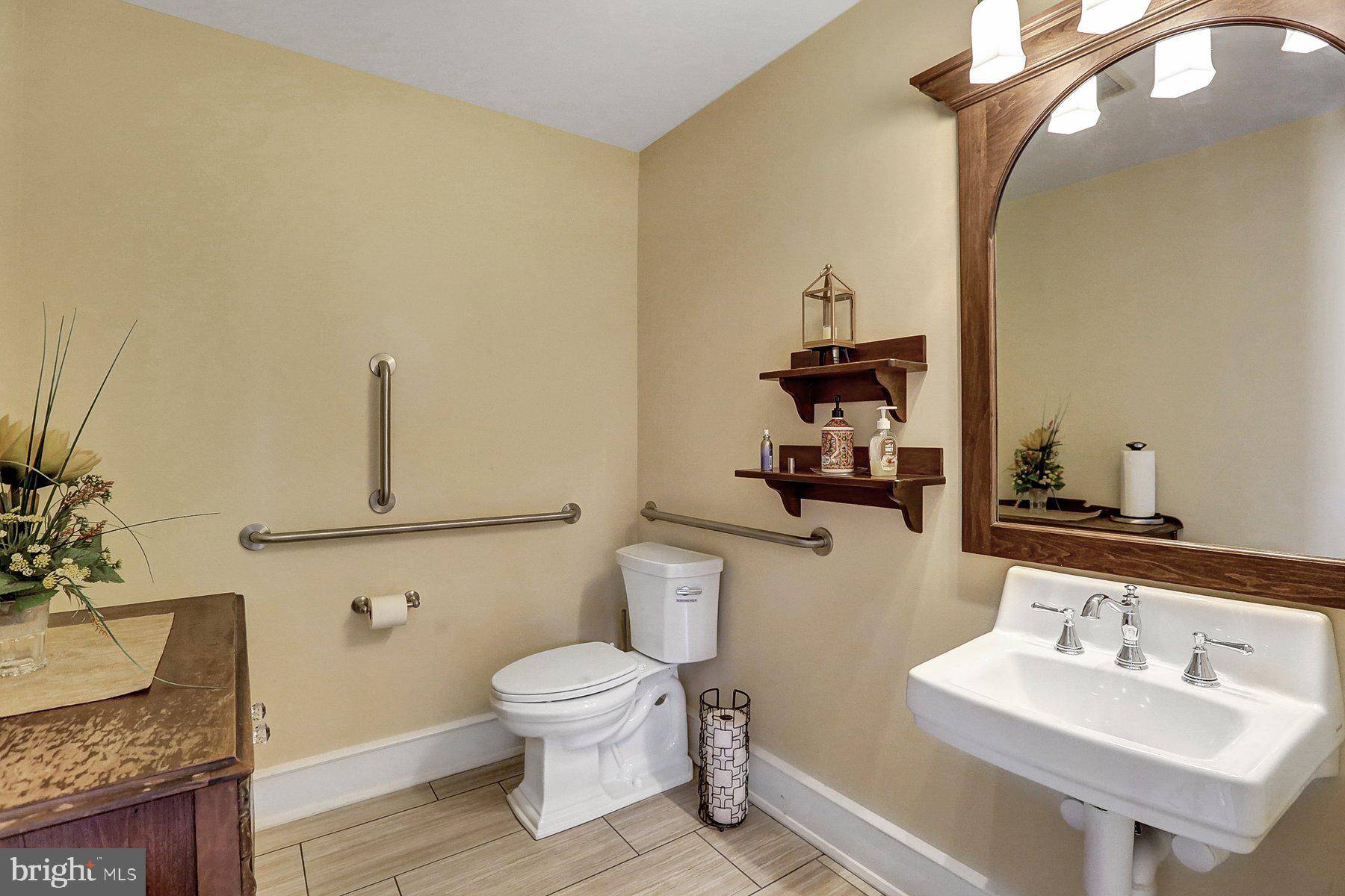 Harrisburg, PA 17110,2909 N FRONT ST