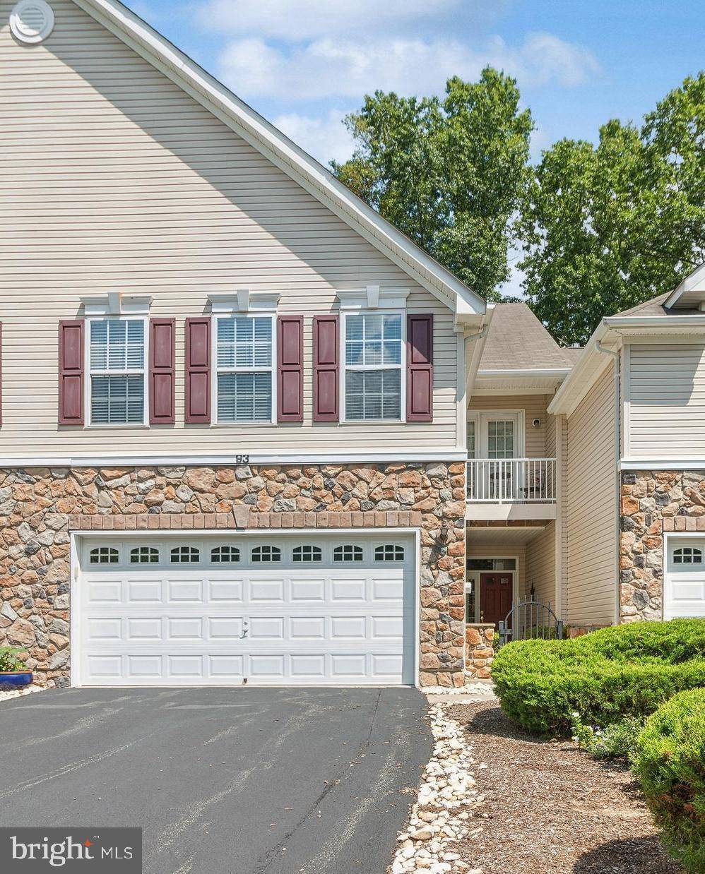 93 KNOX CT, Pennington, NJ 08534