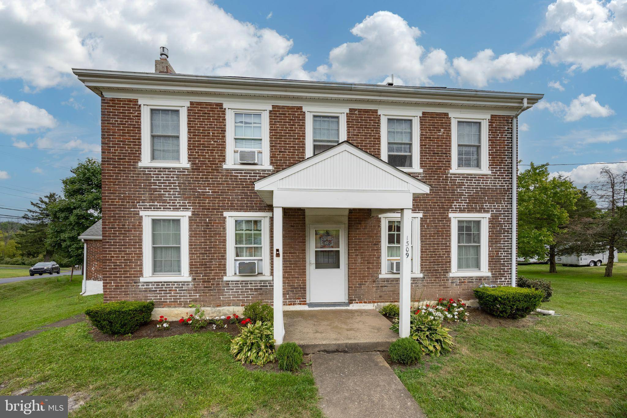 1309 N GRAVEL PIKE, Schwenksville, PA 19473