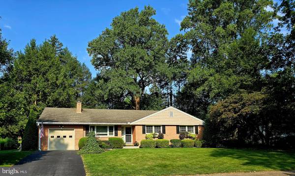 76 HILLSIDE DR, Carlisle, PA 17013